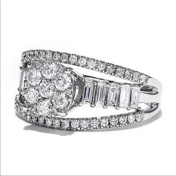 New 925 Silver Beautiful Diamond Engagement Ring - Picture 3 of 6